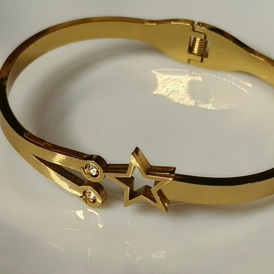 Adjustable Star Bracelet for Women | Minimal Statement Jewelry Online