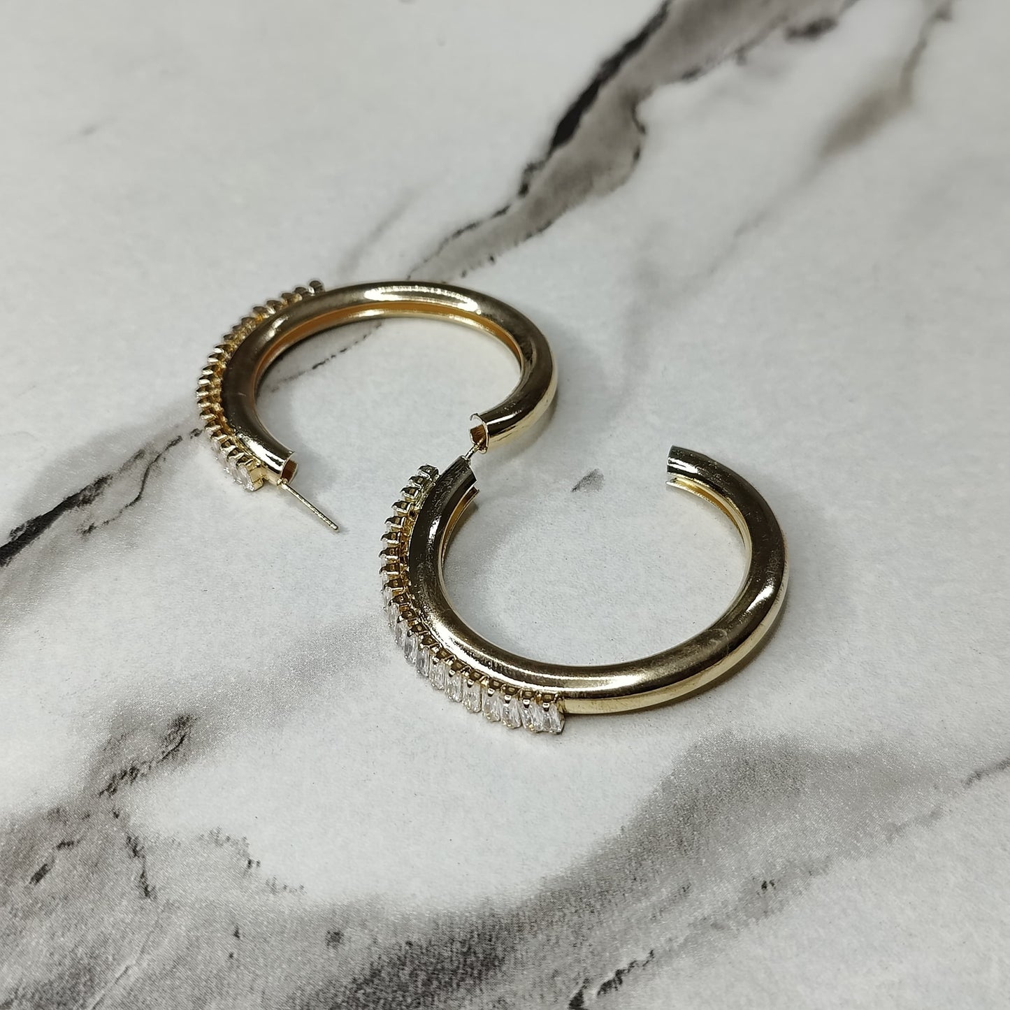 Hoop Earrings with Cut Zircon