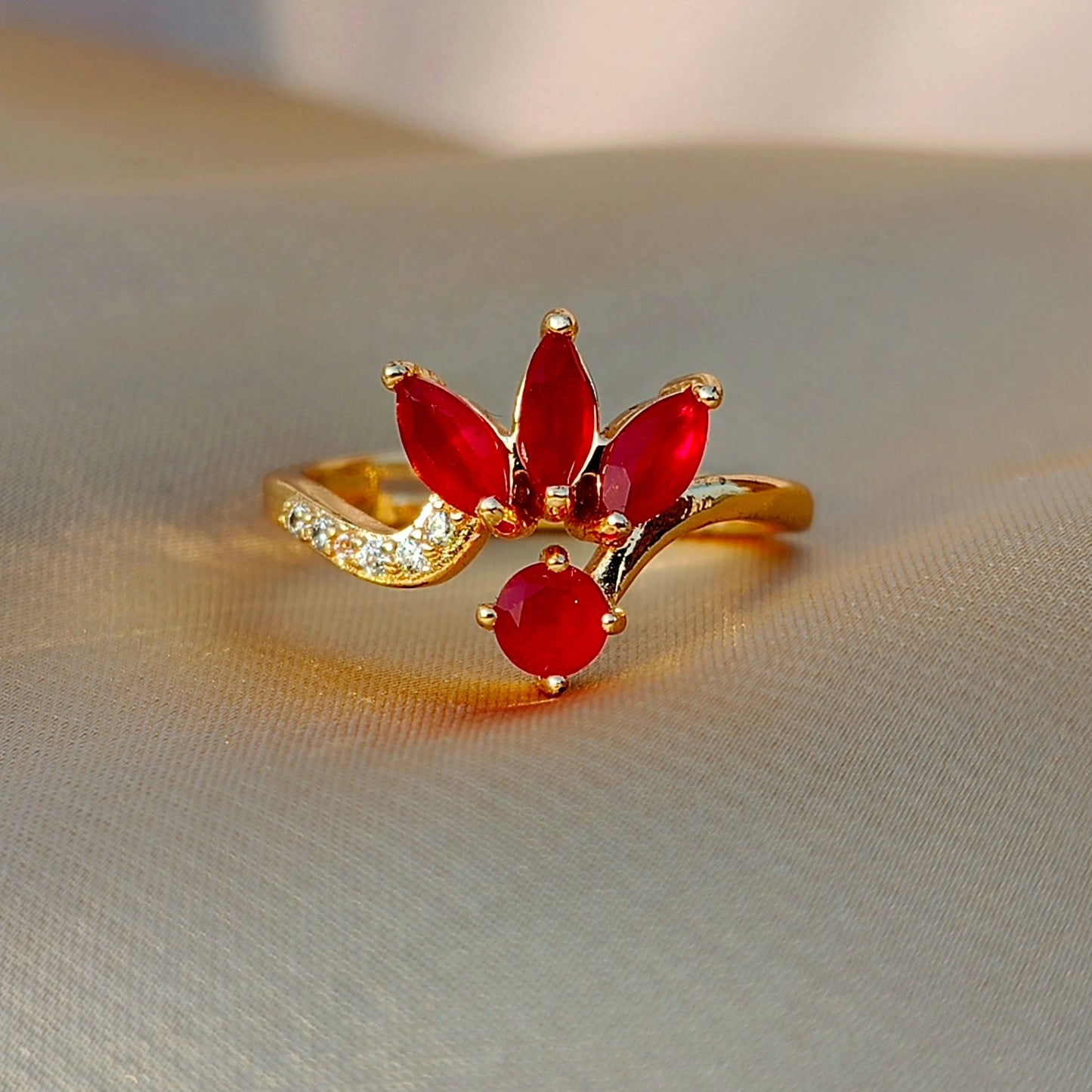 Adjustable Floral Crown Ring with Sparkling Zircon Stones – Elegant Statement Jewelry