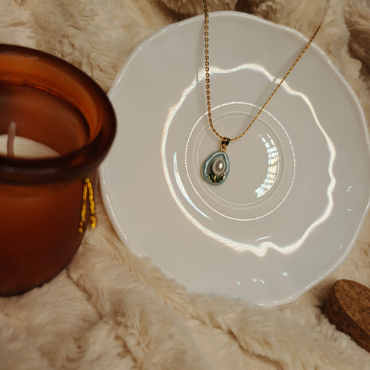 Gold Pearl Pendant Necklace for Women