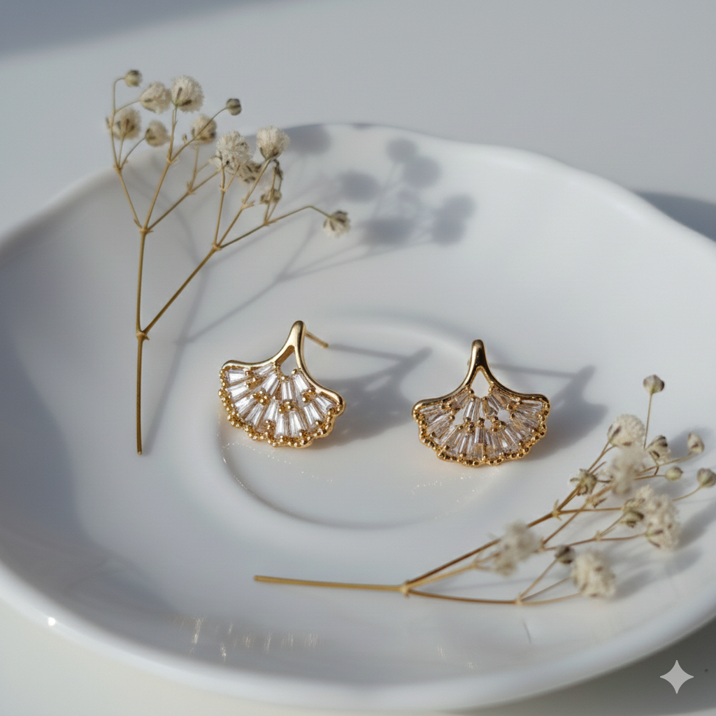 Elegant Gold Leaf Crystal Locket Set | Premium Fashion Jewelry