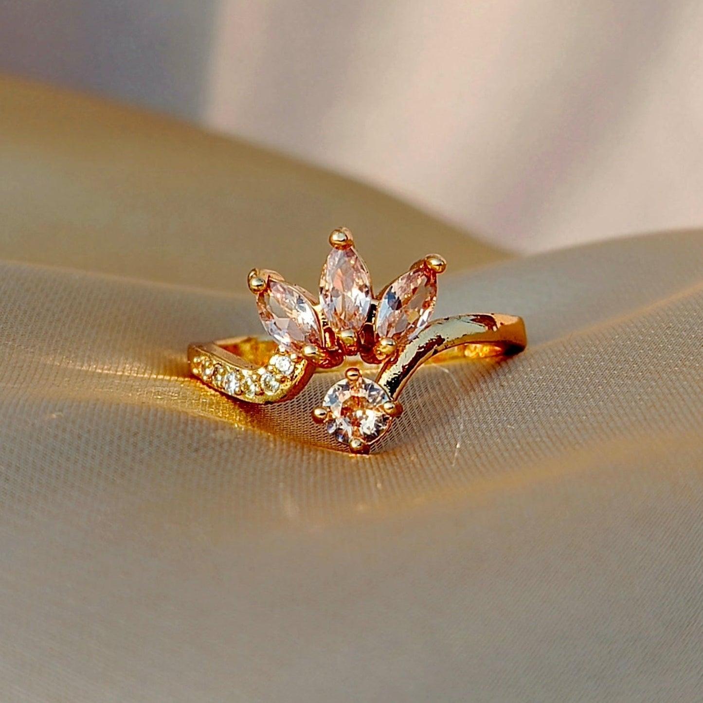 Adjustable Floral Crown Ring with Sparkling Zircon Stones – Elegant Statement Jewelry