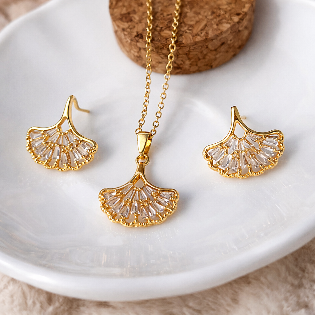Elegant Gold Leaf Crystal Locket Set | Premium Fashion Jewelry